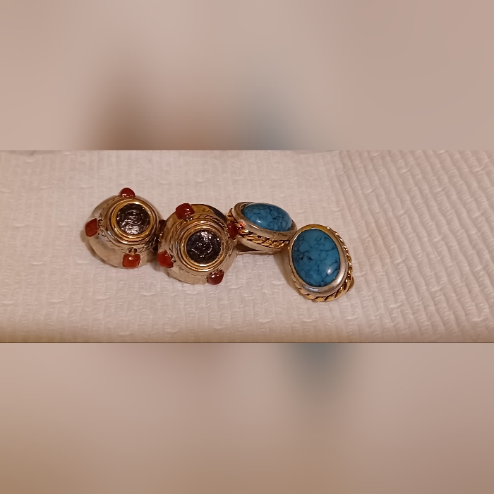 2 Sets Of Vintage Clip-On Statement Earrings 9$